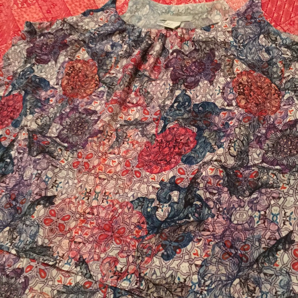 Cute flowey blouse